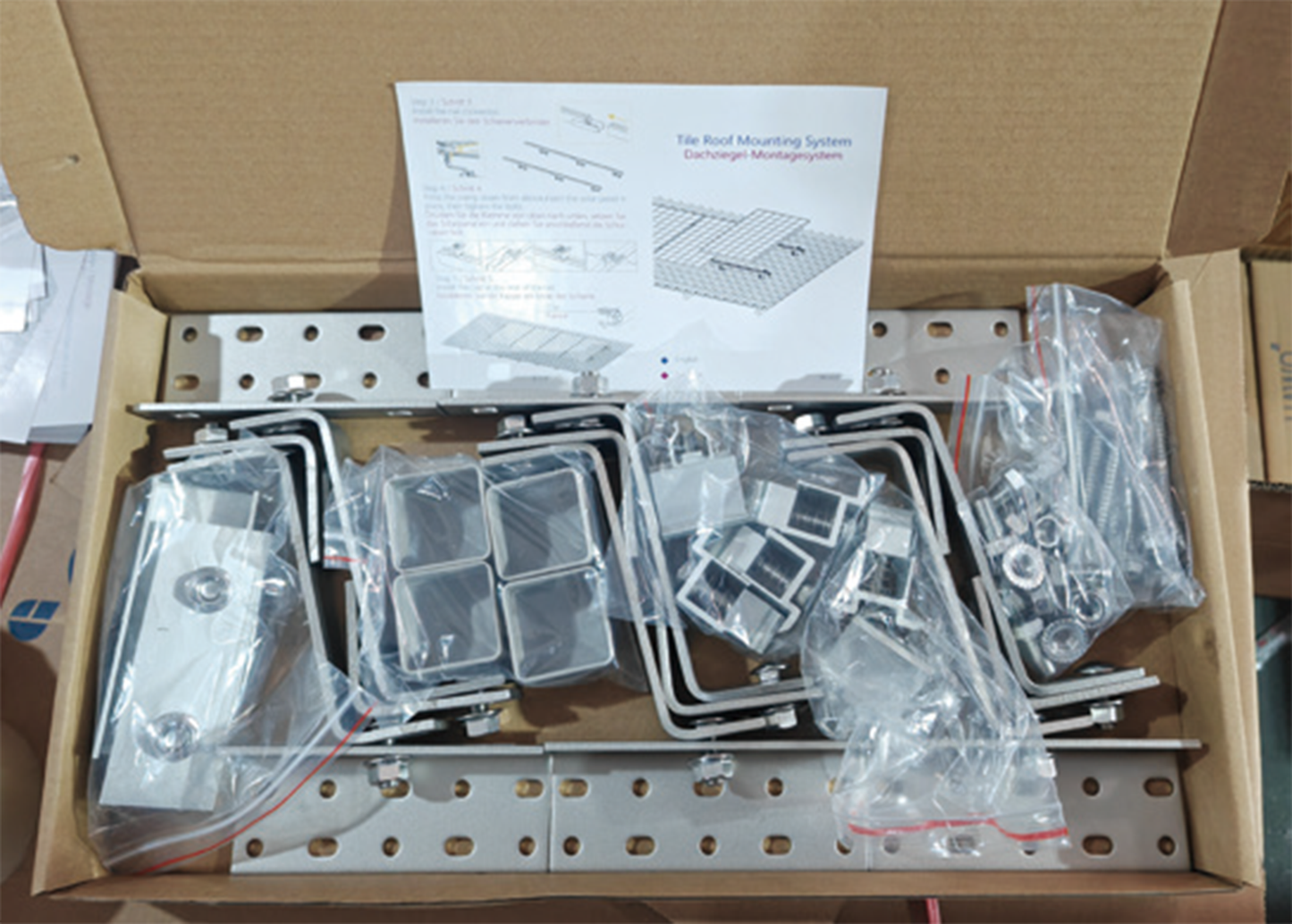 Intellisolaris Montagesystem Tile Roof Mounting System Vertikal aus Al6005-T5 & SUS304 für Solar Panels